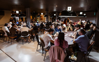 Easy-to-Understand Texas Hold'em Card Dealing Order Rules