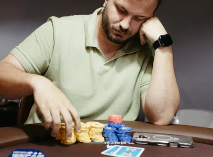 Is there such a thing as a “small straight” in Texas Hold’em?