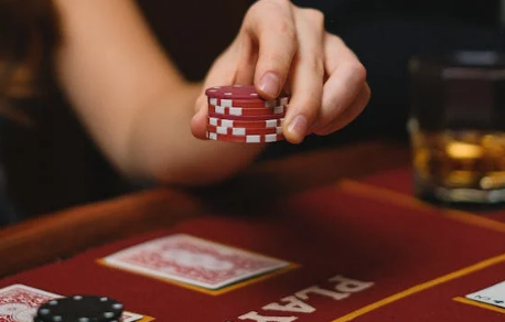 Does Texas Hold’em use two Jokers?