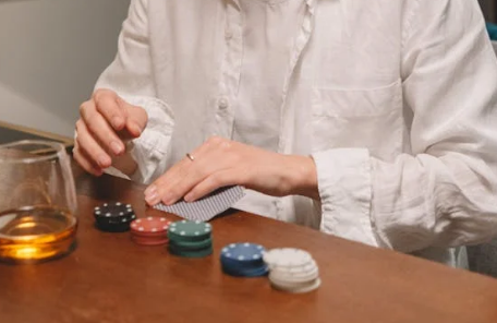 How many cards are there in Texas Hold'em